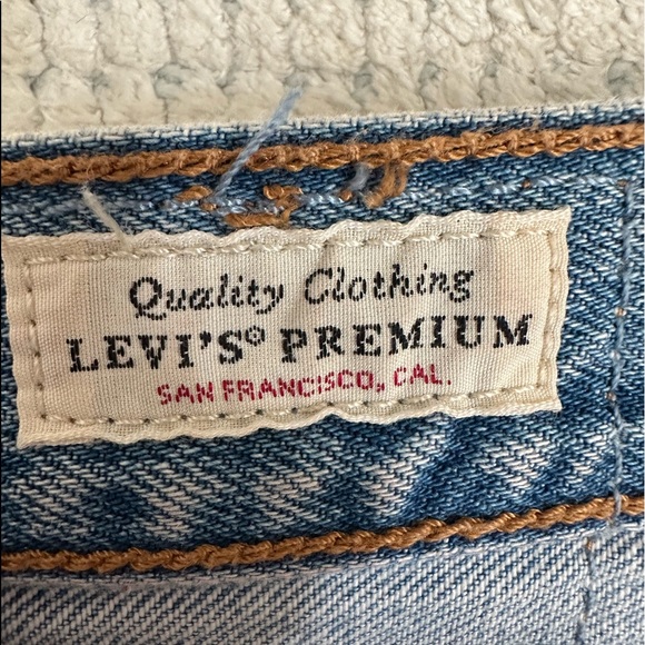 SZ 25 Levi’s Ripped Wedgie Straight - Picture 2 of 5